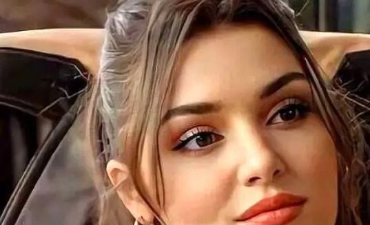 عکس هانده و مادربزرگش