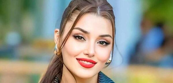 عکس هانده و مادربزرگش