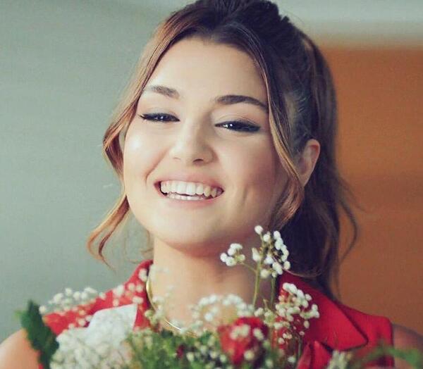 زیباترین عکس هانده ارچل برای پروفایل