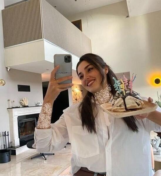 عکس بازیگر هانده ارچل و همسرش