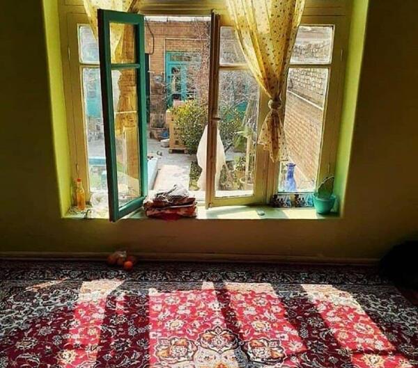 عکس خانه کوچک زشت