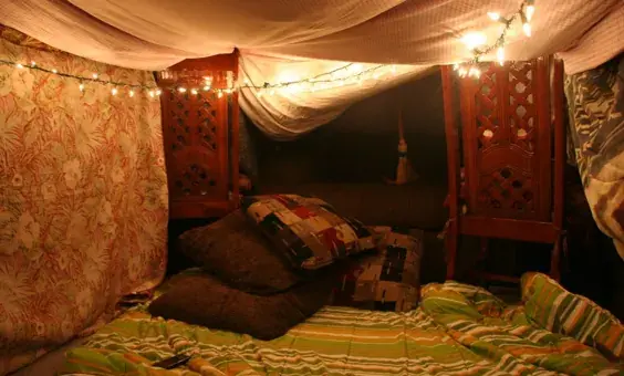 عکس خانه سازی با بالش