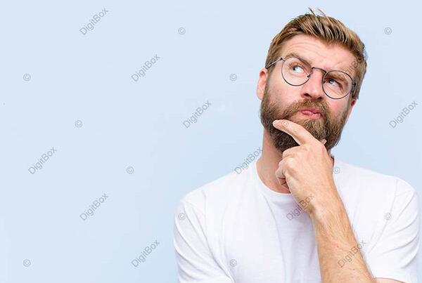عکس استیکر در حال فکر
