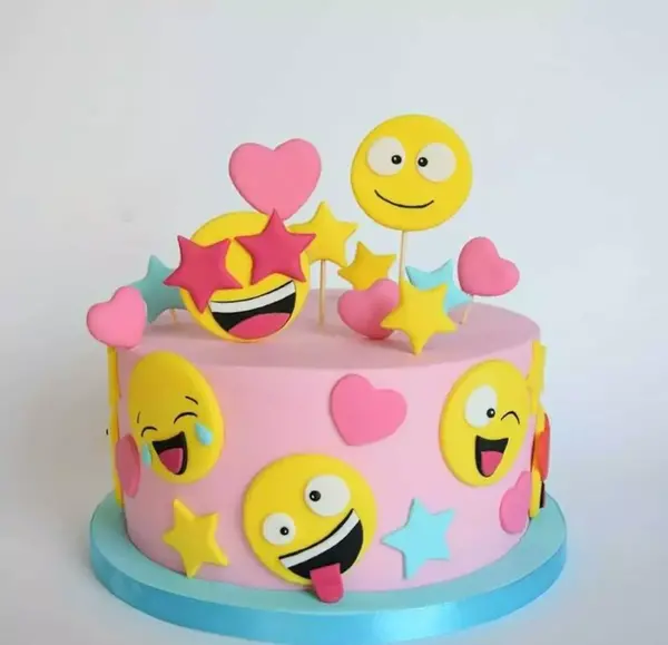 عکس کیک استیکری