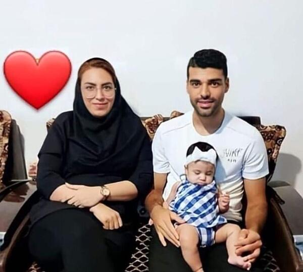 عکس مهدی طارمی در خانه اش