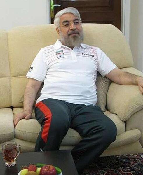 عکس حسن روحانی در خانه اش