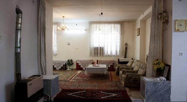 عکس حسن روحانی در خانه اش