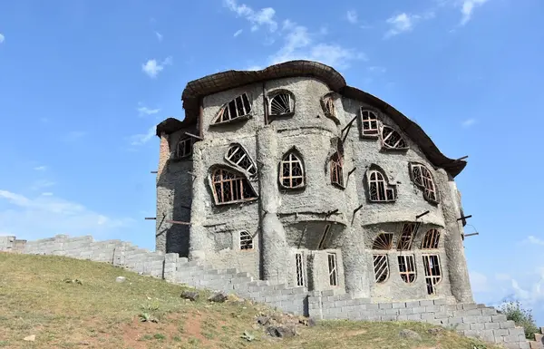 عکس خانه ی جن زده