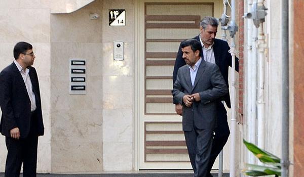 عکس احمدی نژاد در خانه