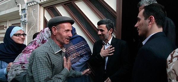عکس احمدی نژاد در خانه
