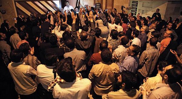 عکس احمدی نژاد در خانه