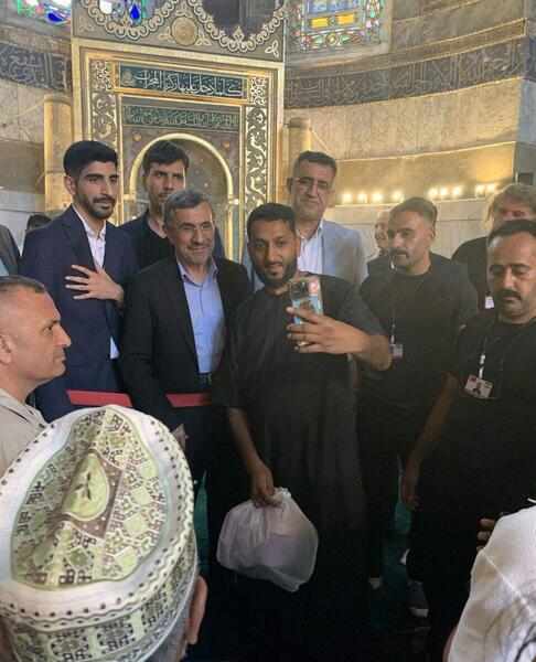 عکس احمدی نژاد در خانه