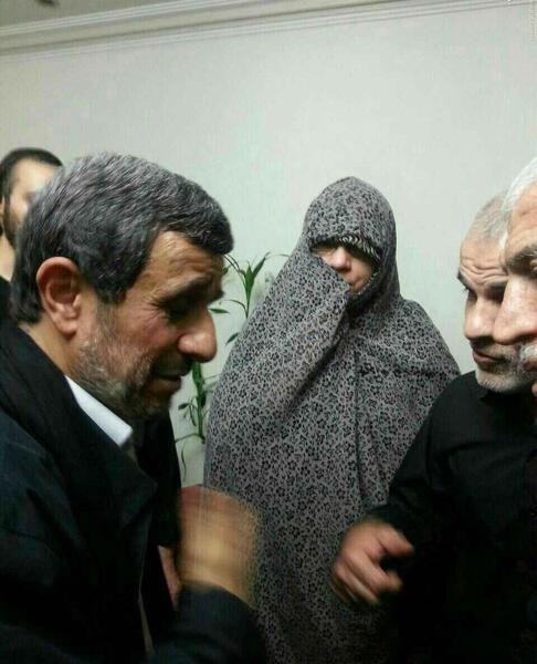عکس احمدی نژاد در خانه