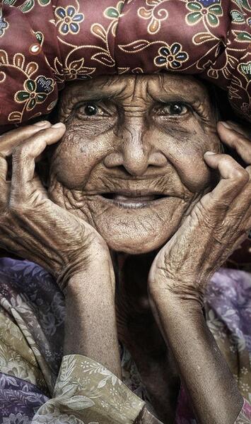 عکس صورت پیرزن