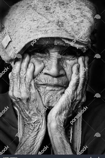عکس صورت پیرزن کارتونی