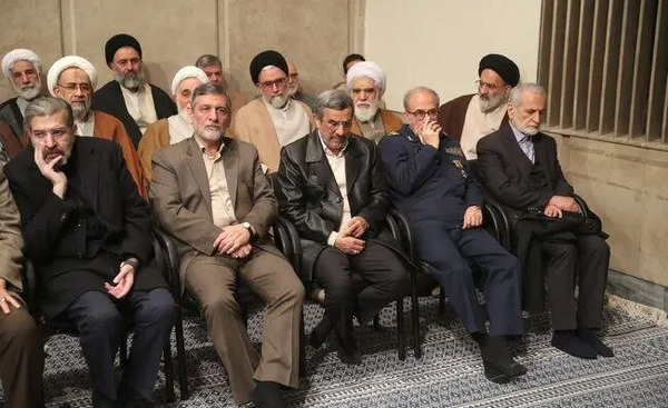 عکس کبودی صورت احمدی نژاد