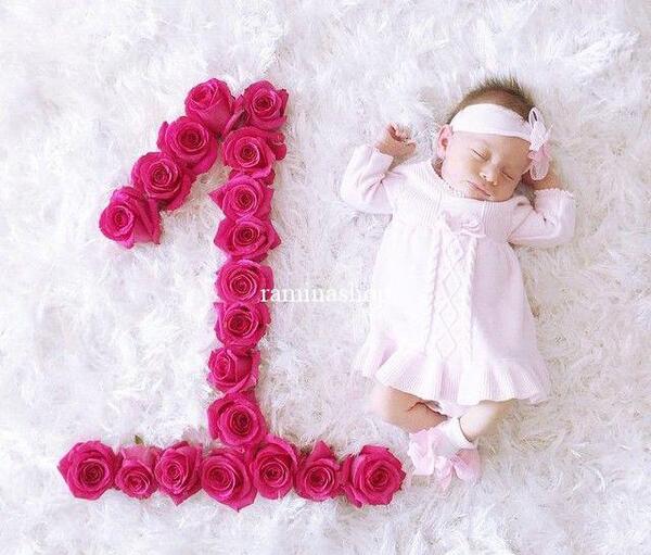 ایده برای گرفتن عکس یک ماهگی نوزاد