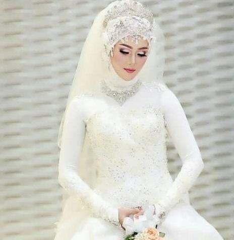 عکس عروس با حجاب با کلاه
