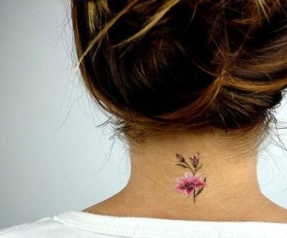 عکس تاتو چشم روی گردن