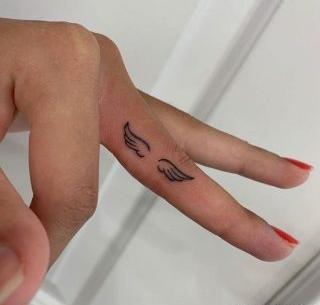 عکس تاتو روی انگشت ها