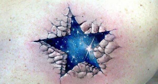 عکس تاتو ستاره روی گوش