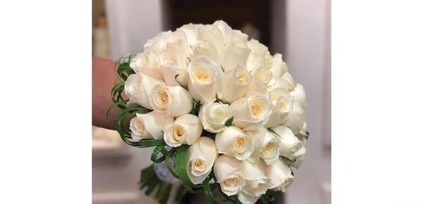 ایده عکس با دسته گل عروس