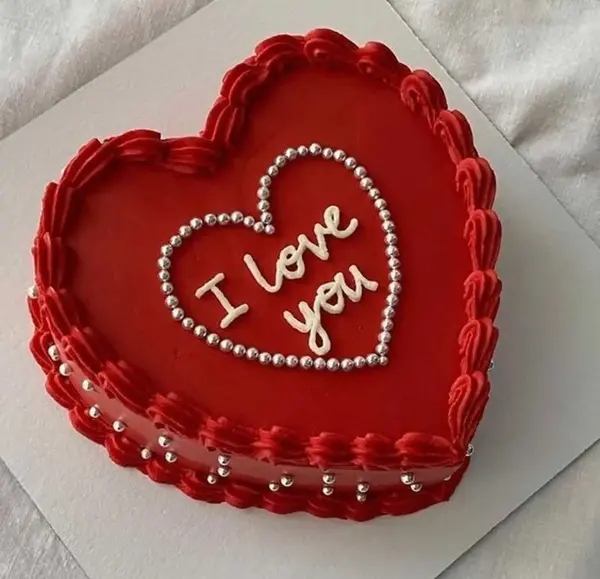 عکس کیک تولد قلبی زیبا