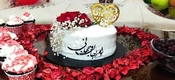 ایده عکس با کیک سالگرد ازدواج