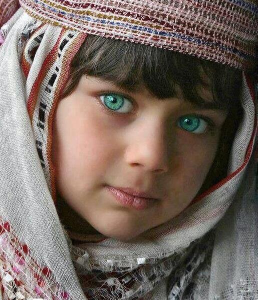 عکس چشم طوسی سبز