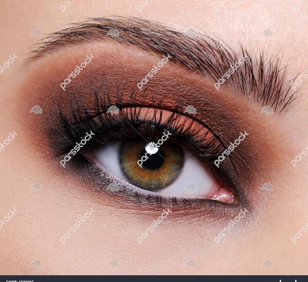 عکس چشم قهوه ای دختر