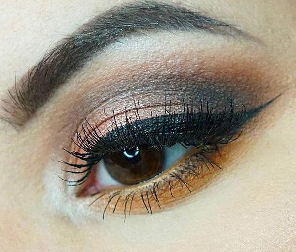 عکس چشم قهوه ای دختر