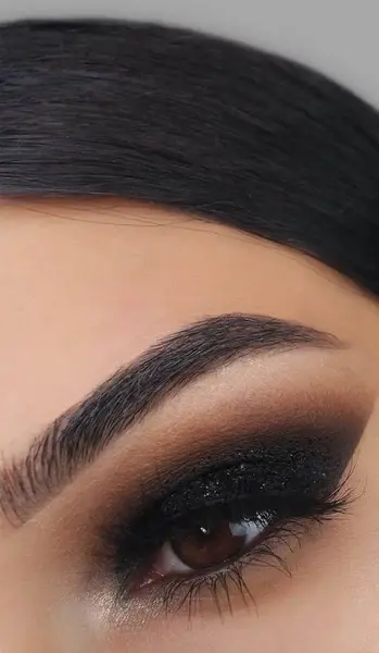 عکس ارایش چشم قهوه ای تیره