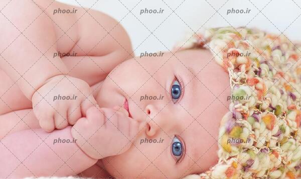 عکس دختر کوچک چشم آبی