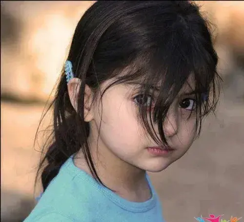 عکس دختر چشم وابرو مشکی