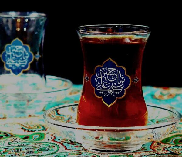 عکس استکان چای کمر باریک