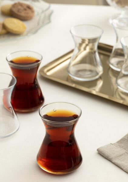 عکس استکان چای کمر باریک