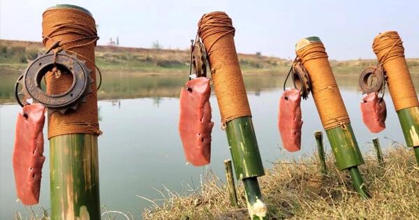 عکس چاه آب با چوب