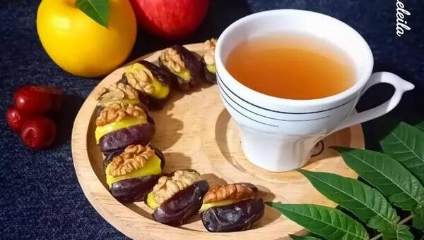 عکس چای سیب و دارچین
