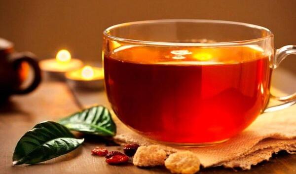 عکس چای ریختن امام