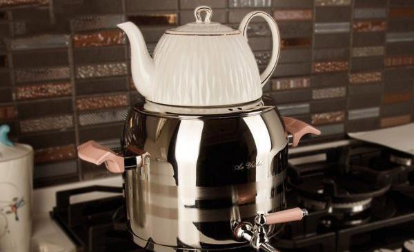 عکس کتری چای روی آتش