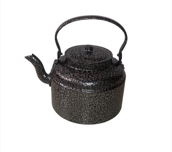 عکس کتری چای روی آتش