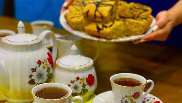 عکس قوری و استکان چای