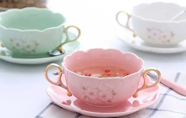 عکس قوری و استکان چای