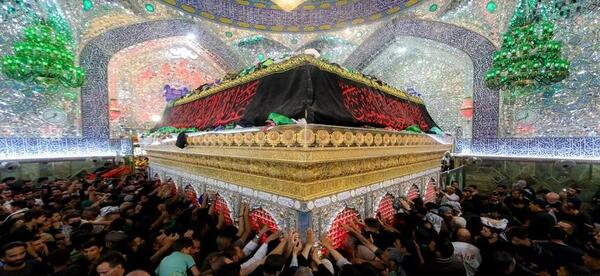 عکس جای دو انگشت در ضریح حضرت علی علیه السلام