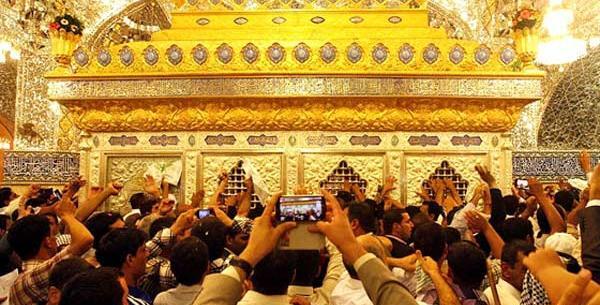 عکس جای دو انگشت در ضریح حضرت علی علیه السلام