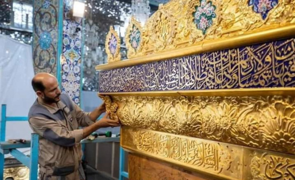 عکس جای دو انگشت در ضریح حضرت علی علیه السلام
