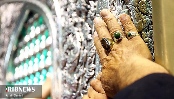 عکس جای دو انگشت در ضریح حضرت علی علیه السلام