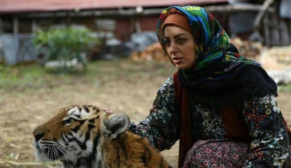 عکس های نفیسه روشن با حیوانات