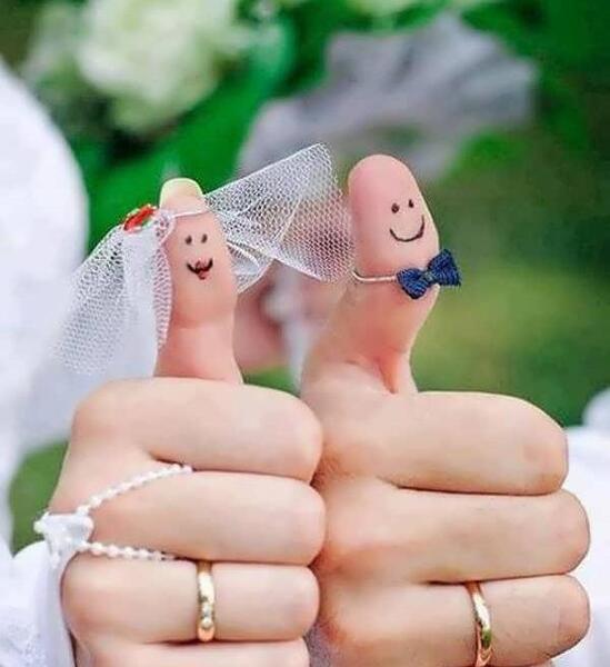 عکس دست تو دست با حلقه نامزدی