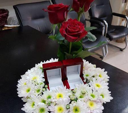 عکس تزیین حلقه نامزدی با گل